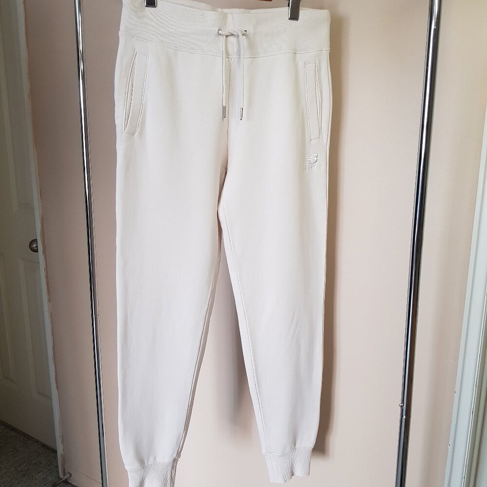 EUC New Balance sweatpants